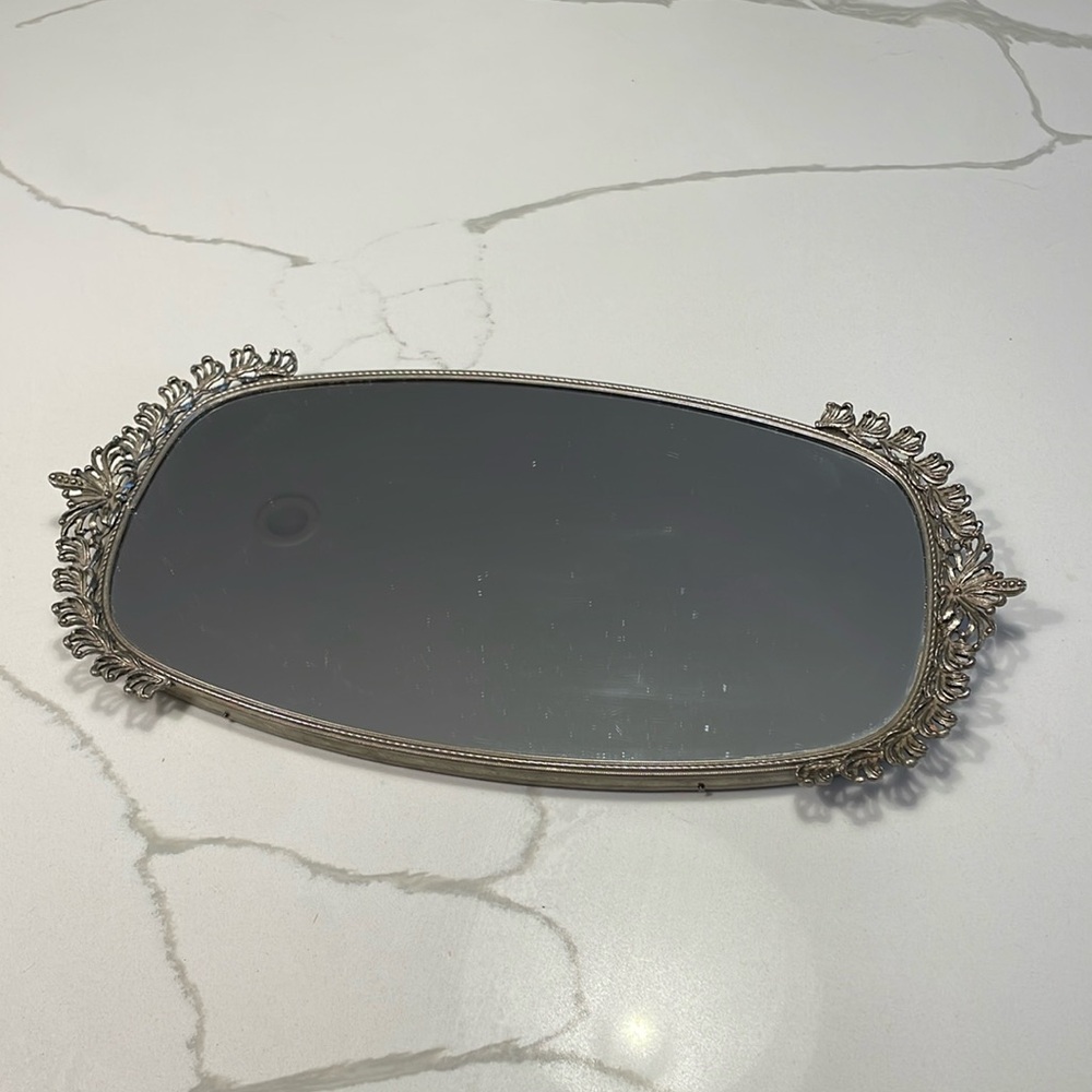Mirrored tray